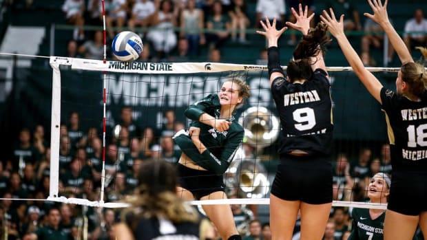 MSU Volleyball (PHOTO:  MSU SID)